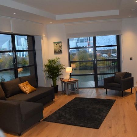 London City Island 3 Bedroom Luxury Apartments, Canary Wharf Buitenkant foto